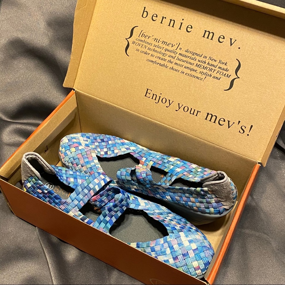 - Bernie Mev Blue & Grey Wedges NIB - Picture 2 of 5